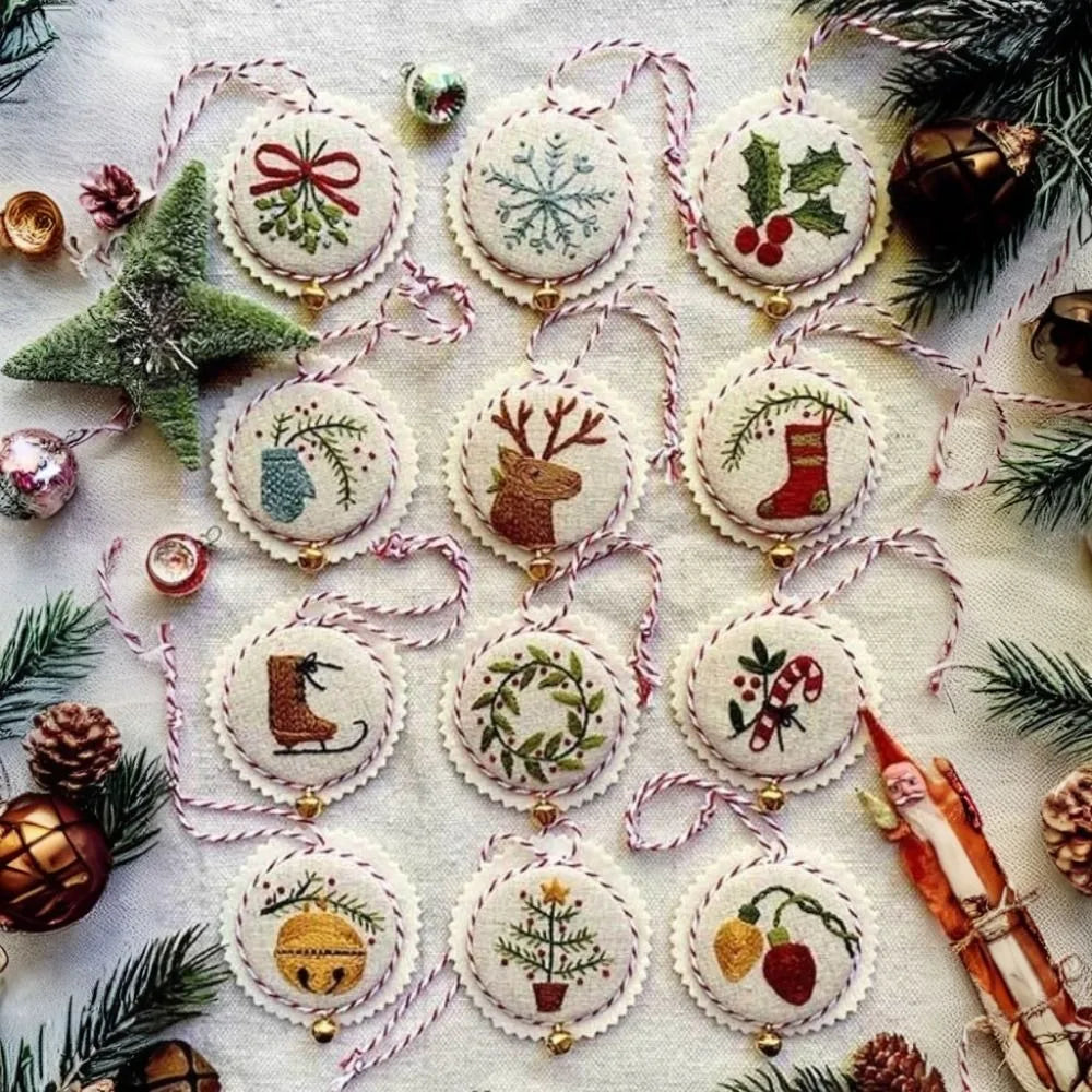 Round DIY Felt Embroidered Christmas Ornament Kit Beginner-friendly Pre-cut Felt Christmas Embroidery Craft Kit with Guidance